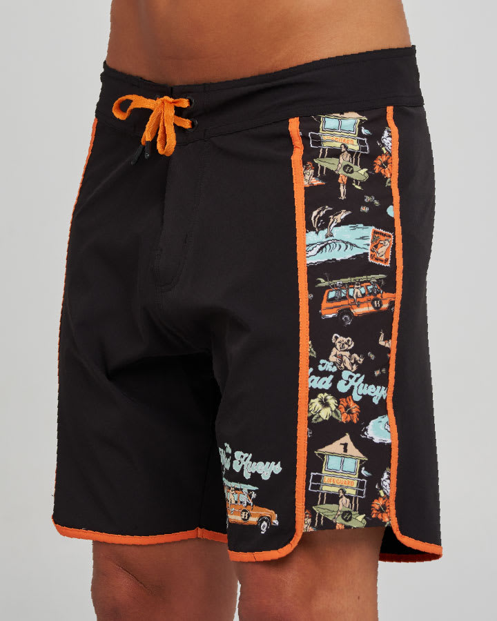 The Mad Hueys Hueys Paradise 18" Boardshort in Black - product photo 1