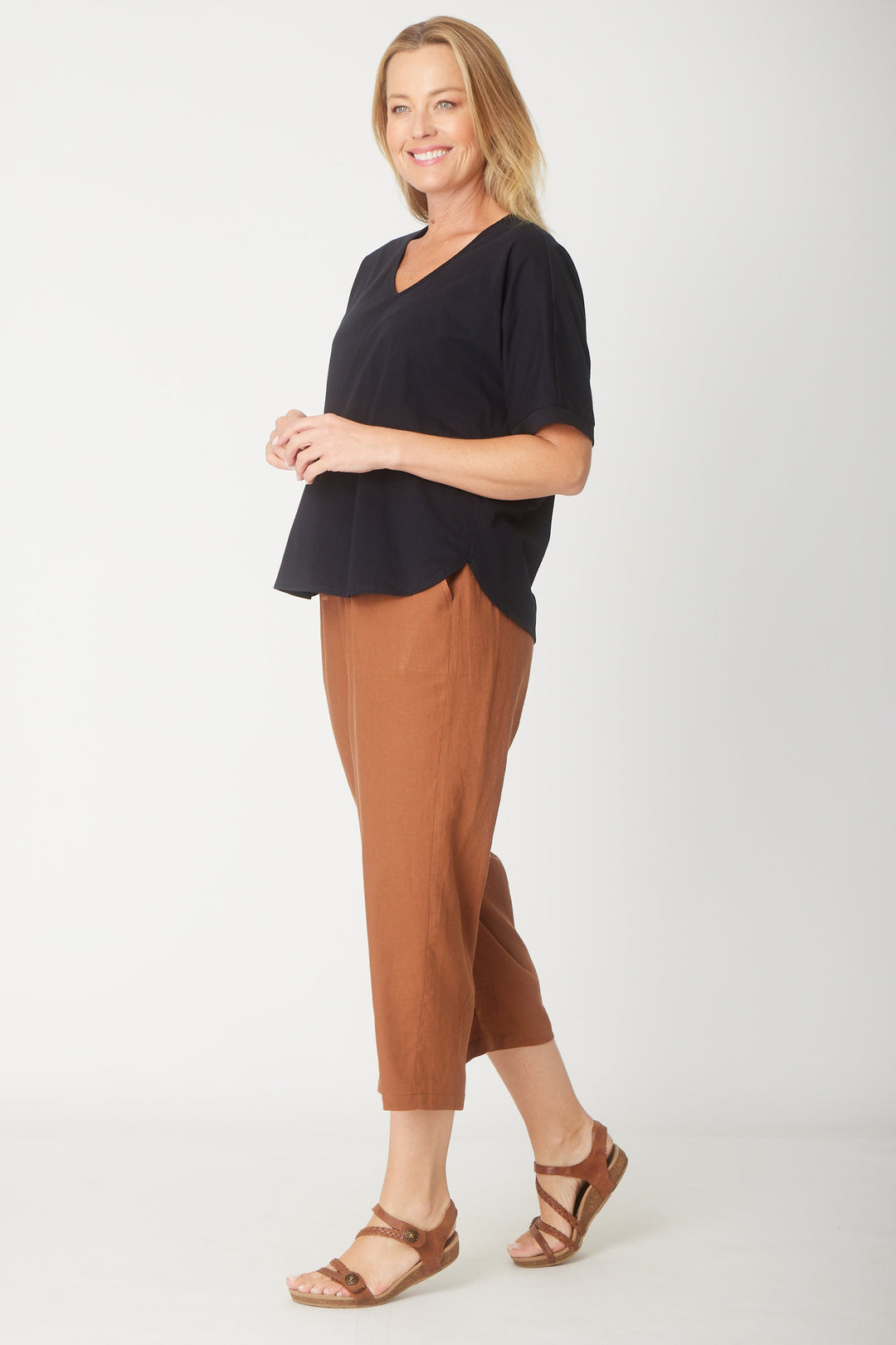 Cordelia St Relaxed Cotton Summer V Tee in Black, view 3