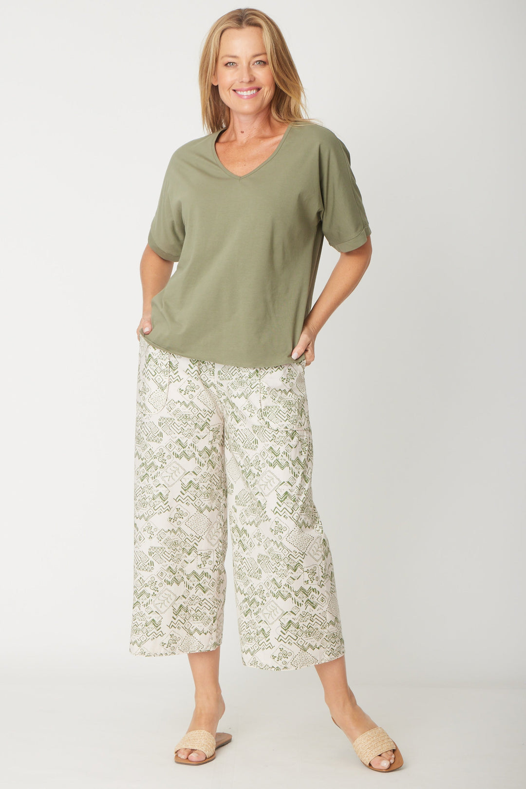 Cordelia St Relaxed Cotton Summer V Tee in Khaki, view 2