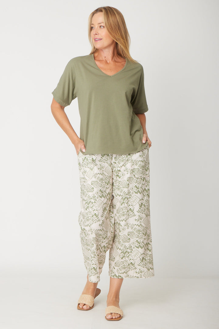 Cordelia St Relaxed Cotton Summer V Tee in Khaki, view 3