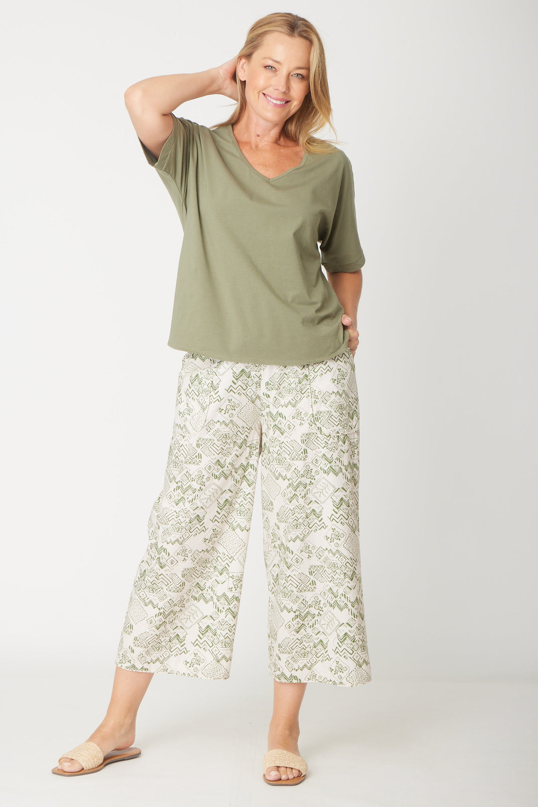 Cordelia St Relaxed Cotton Summer V Tee in Khaki, view 4