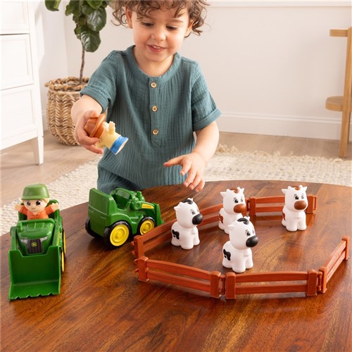 John Deere - The Cows Are Out 14 Piece Farm Playset 18m+