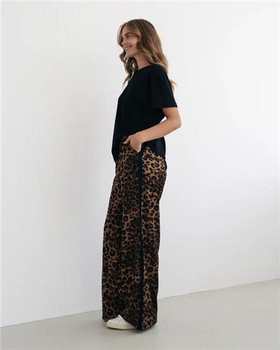 Label Of Love - Easy Tuck Tee - Black