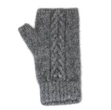 Lothlorian Cable Mitten