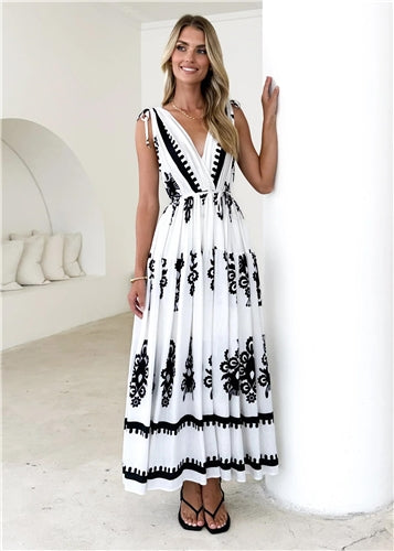 Ebby and I - White/Black Maxi Dress