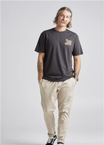 The Mad Hueys Hueys Beach Club | SS Tee - Vintage Black