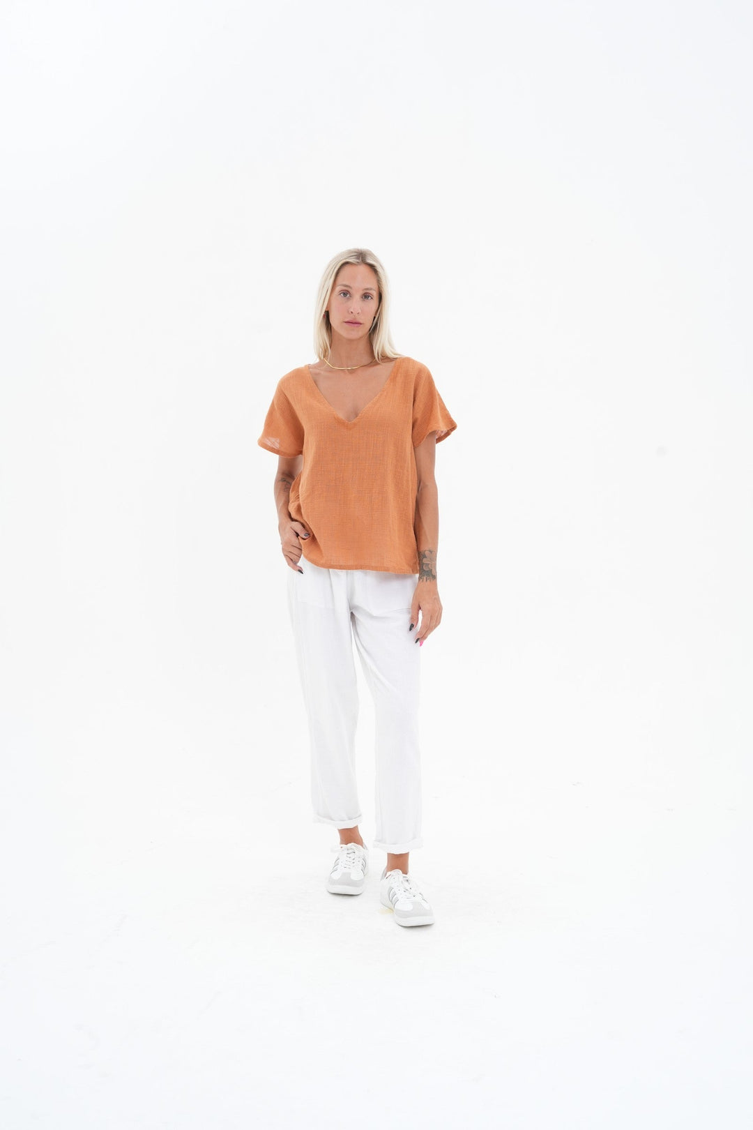 Carbon The Label - Koa V Neck - Bran