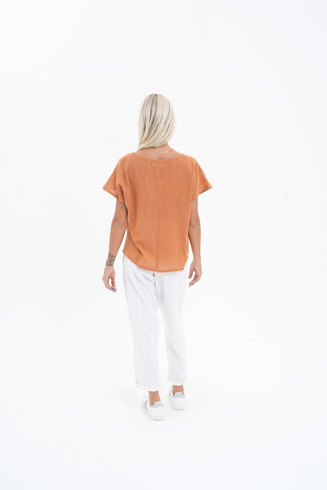 Carbon The Label - Koa V Neck - Bran