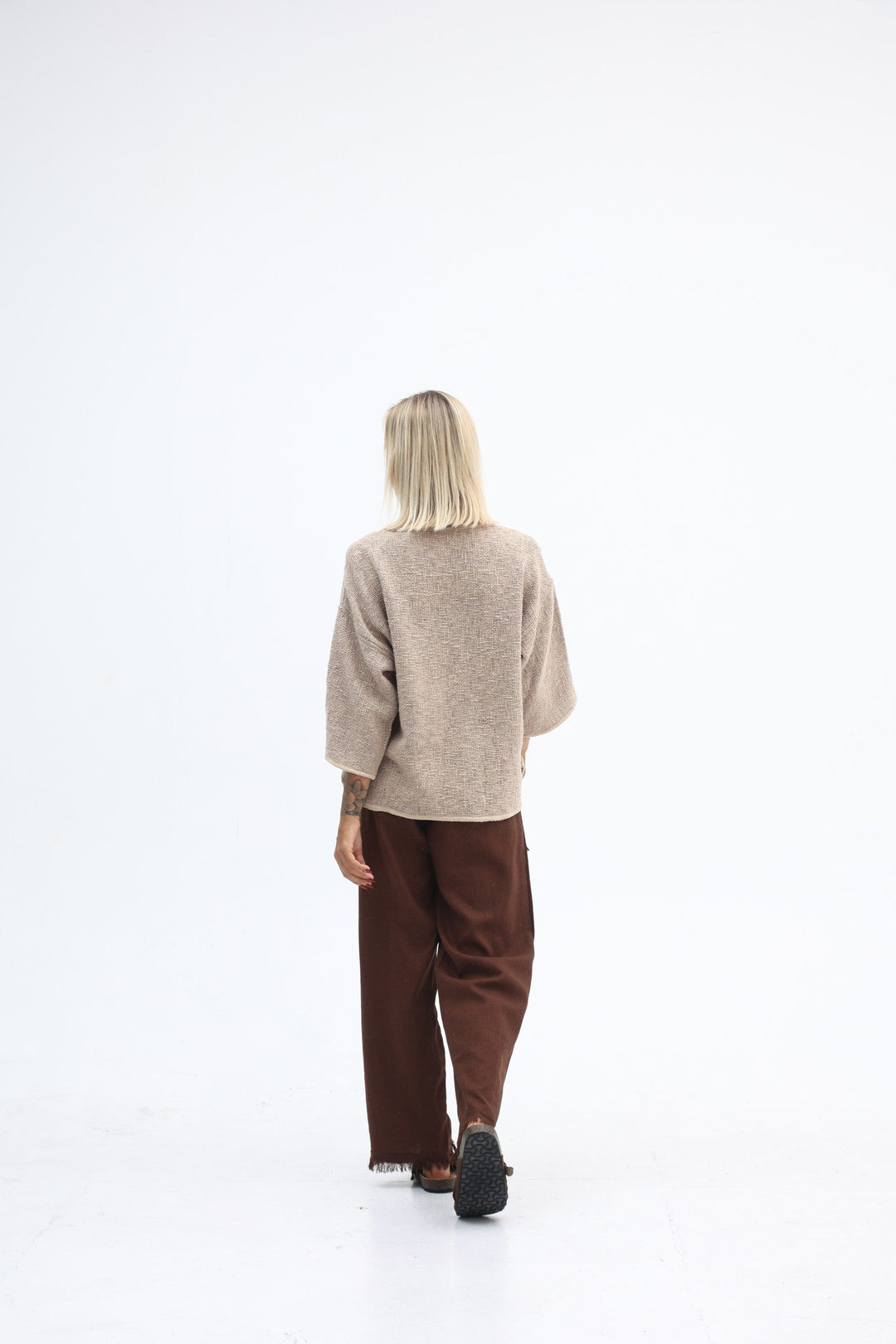 Carbon The Label - Aroma Cotton Hessian 3/4 Sleeve V Neck Top - Cinnamon