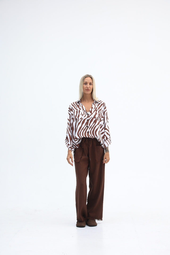 Carbon Nilo Longlined Shirt - Truffle/White