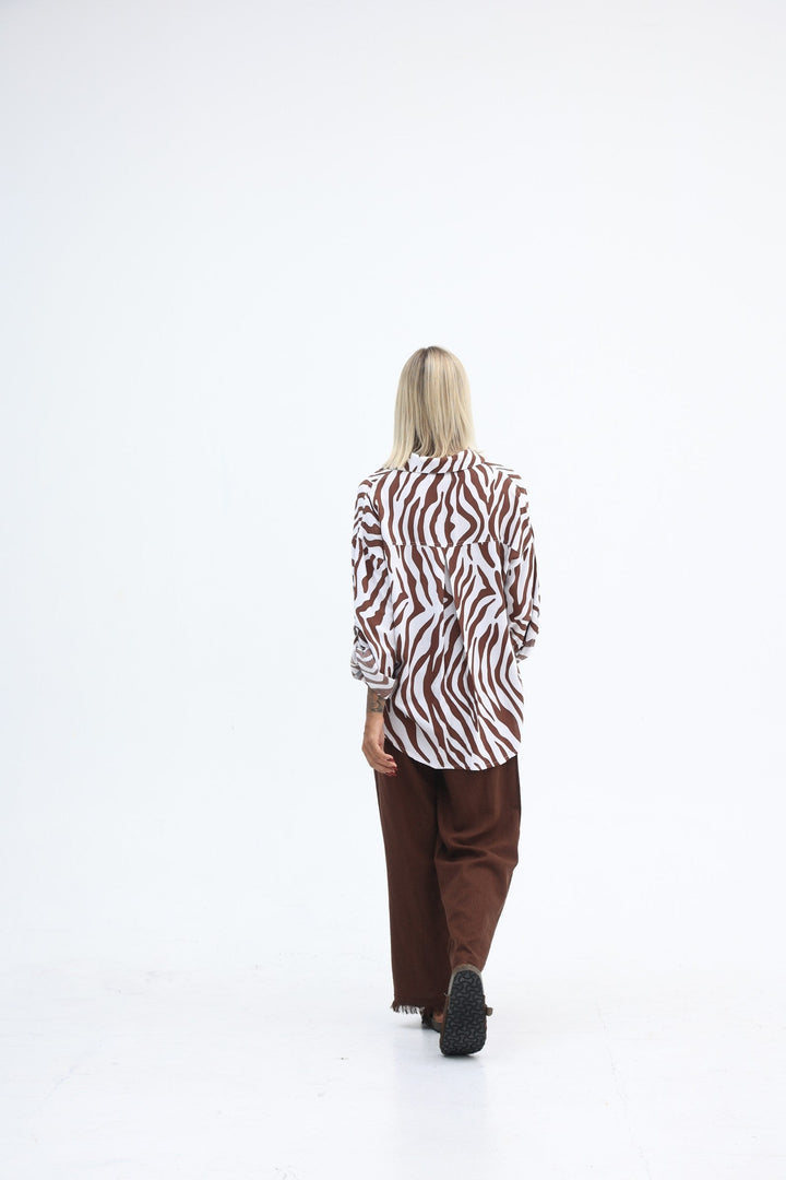 Carbon Nilo Longlined Shirt - Truffle/White