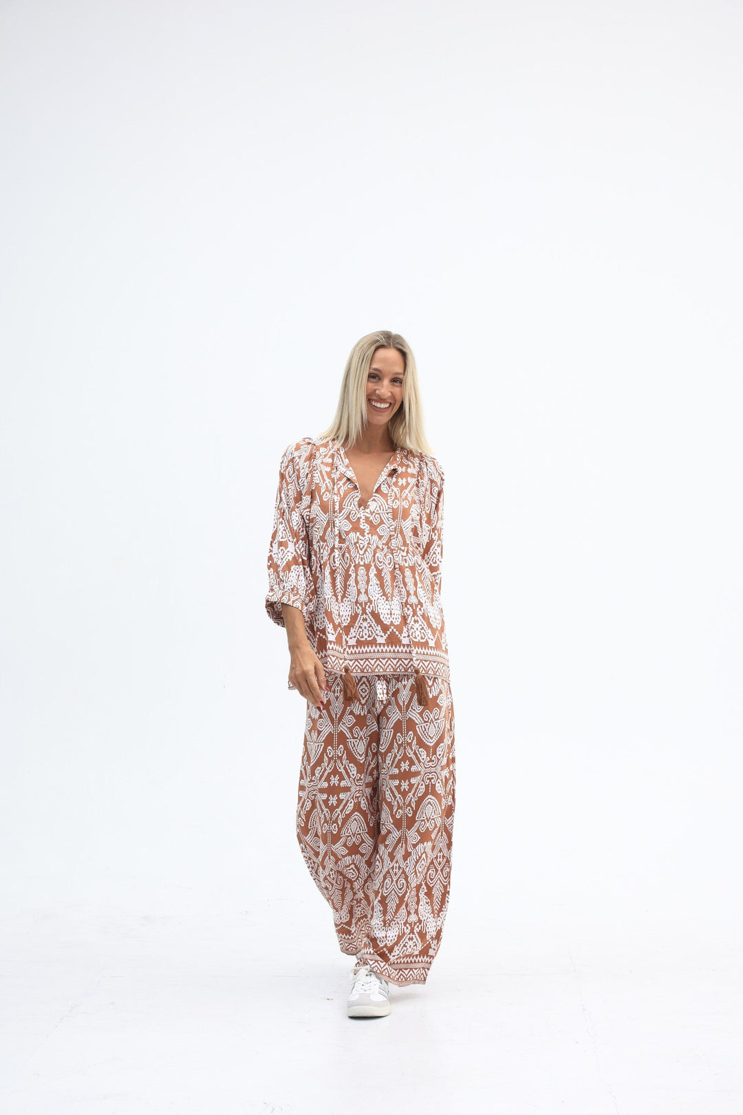 Carbon The Label - Toteme Cropped Pant - Tan/White