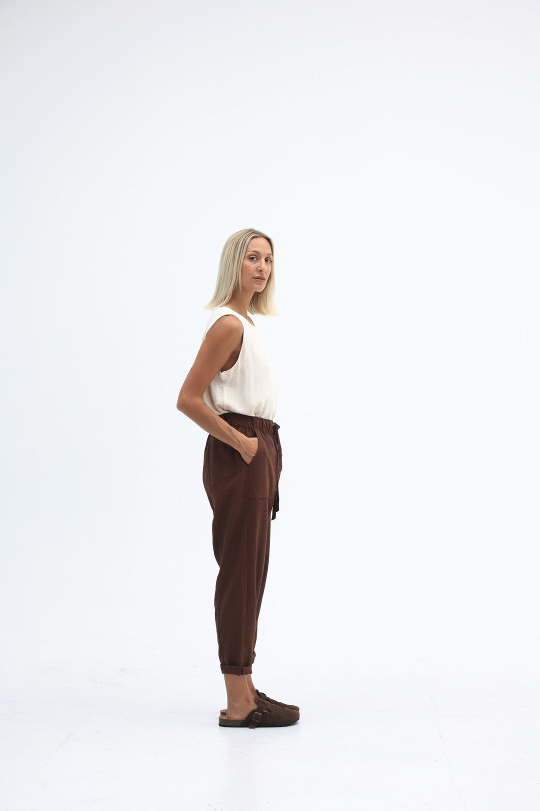 Carbon Tuscan Linen Pant - Truffle