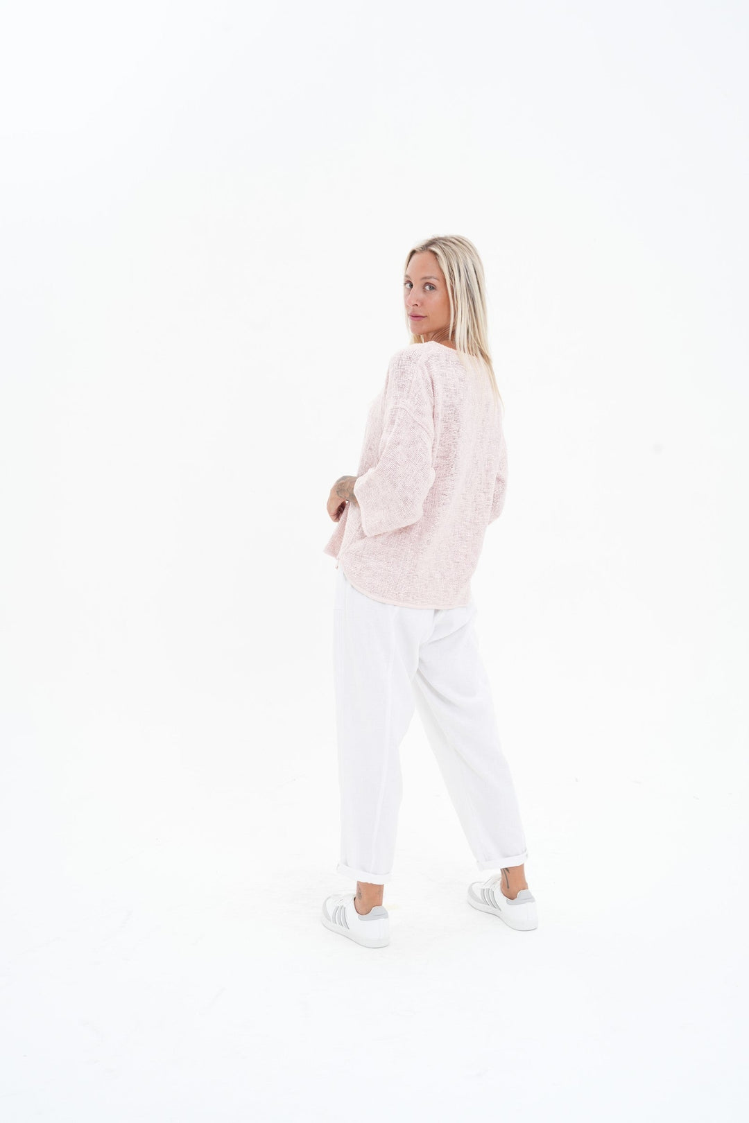 Carbon Aroma Cotton Hessian 3/4 Sleeve V Neck Top - Soft Pink