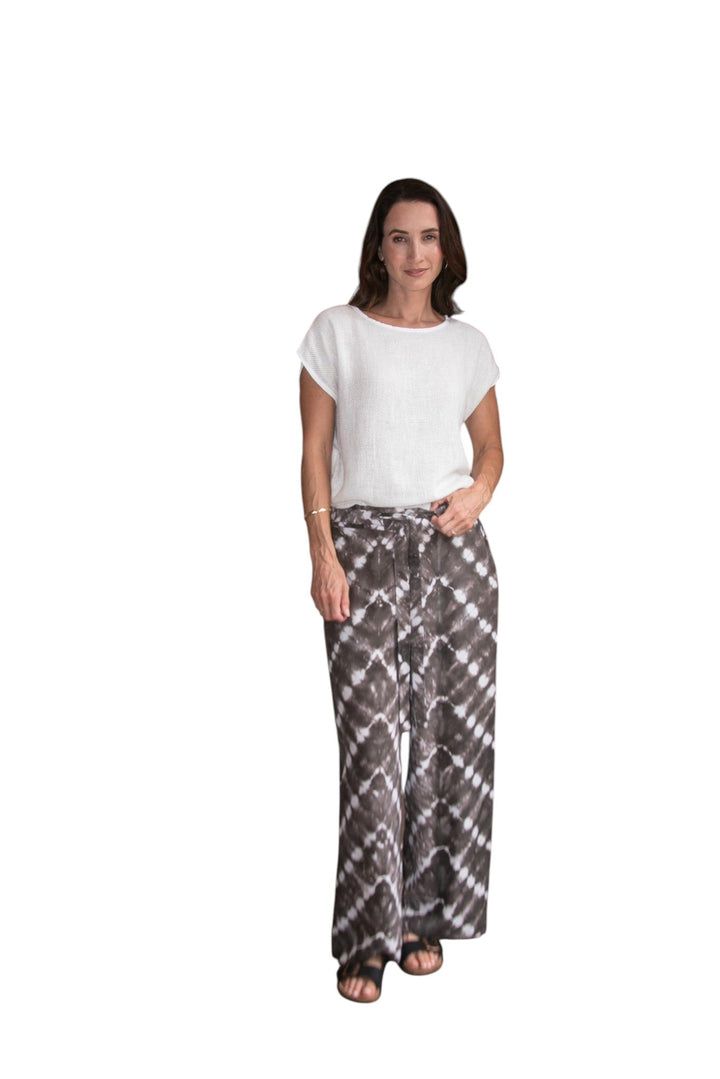 Zaza Pant in Truffle/Cream, worn with the Cleo Hessian Top Natural White