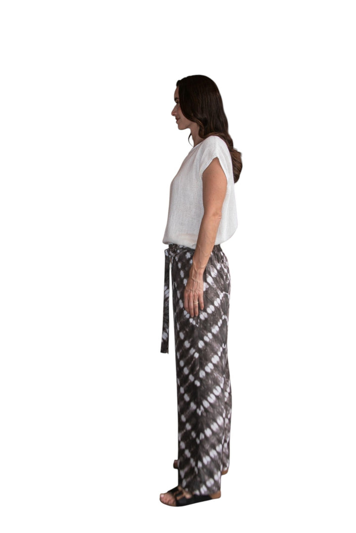 Zaza Pant in Truffle/Cream, worn with the Cleo Hessian Top Natural White