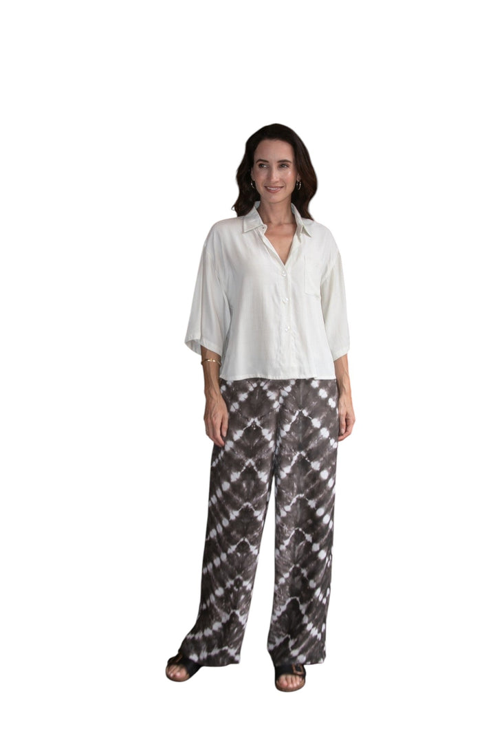 Zaza Pant in Truffle/Cream, worn with the Navada Linen Cropped Shirt White